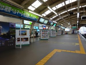 江ノ電沿線フォトコンテスト駅展示の様子