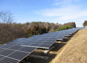 新城館トンネル上部太陽光発電所