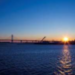 横浜 大さん橋から望む初日の出（2016年元旦の様子）