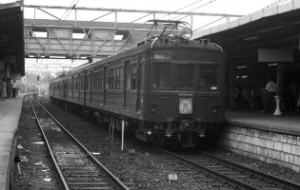 1974年登戸駅（クモハ11）
