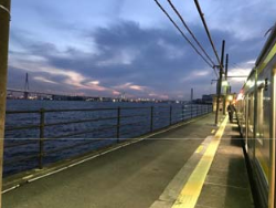 海芝浦駅（夕方）